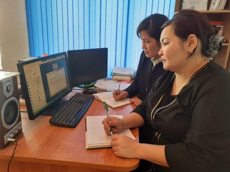 Жамбыл облыстық оқу-әдістемелік кабинетінде ұйымдастырылған онлайн сабақтарға мектеп ұстаздары үзбей қатысып отырады