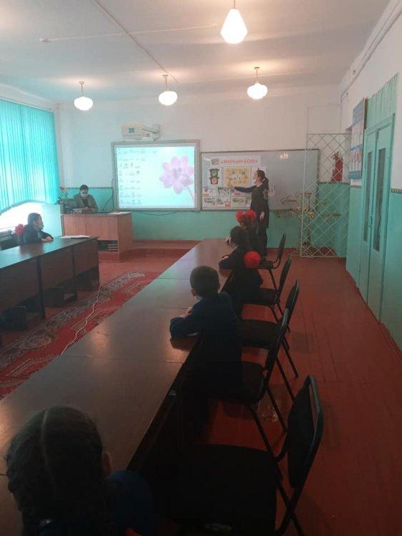 "Қауіпсіз мектеп автобусы" республикалық акциясы  ♦️"Жарқын бол!" сынып сағаты