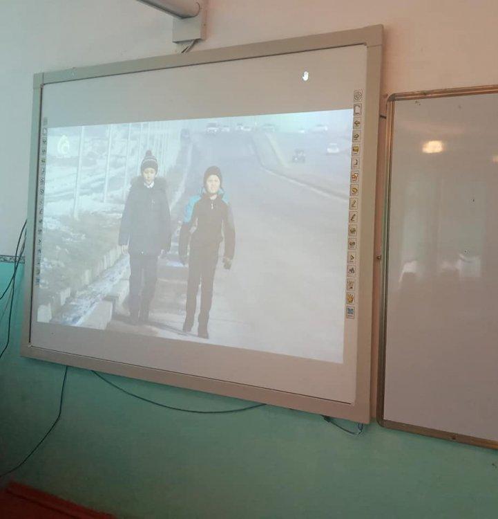 "Қауіпсіз мектеп автобусы" республикалық акциясы 🚦1-10 сынып оқушыларына жол қозғалысы ережелері туралы әлеуметтік роликтер көрсетілді.