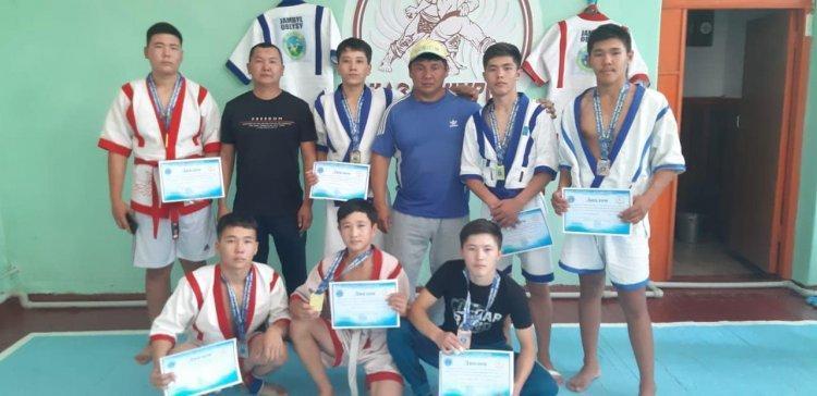 Қажымұқан Мұңайтпас ұлының 150 жылдық мерейтойына арналған Талас ауданының қазақ күресі өтті